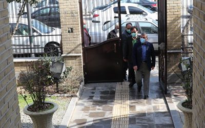بازدید صفارهرندی از کارگاه نقاشی استاد صادقی